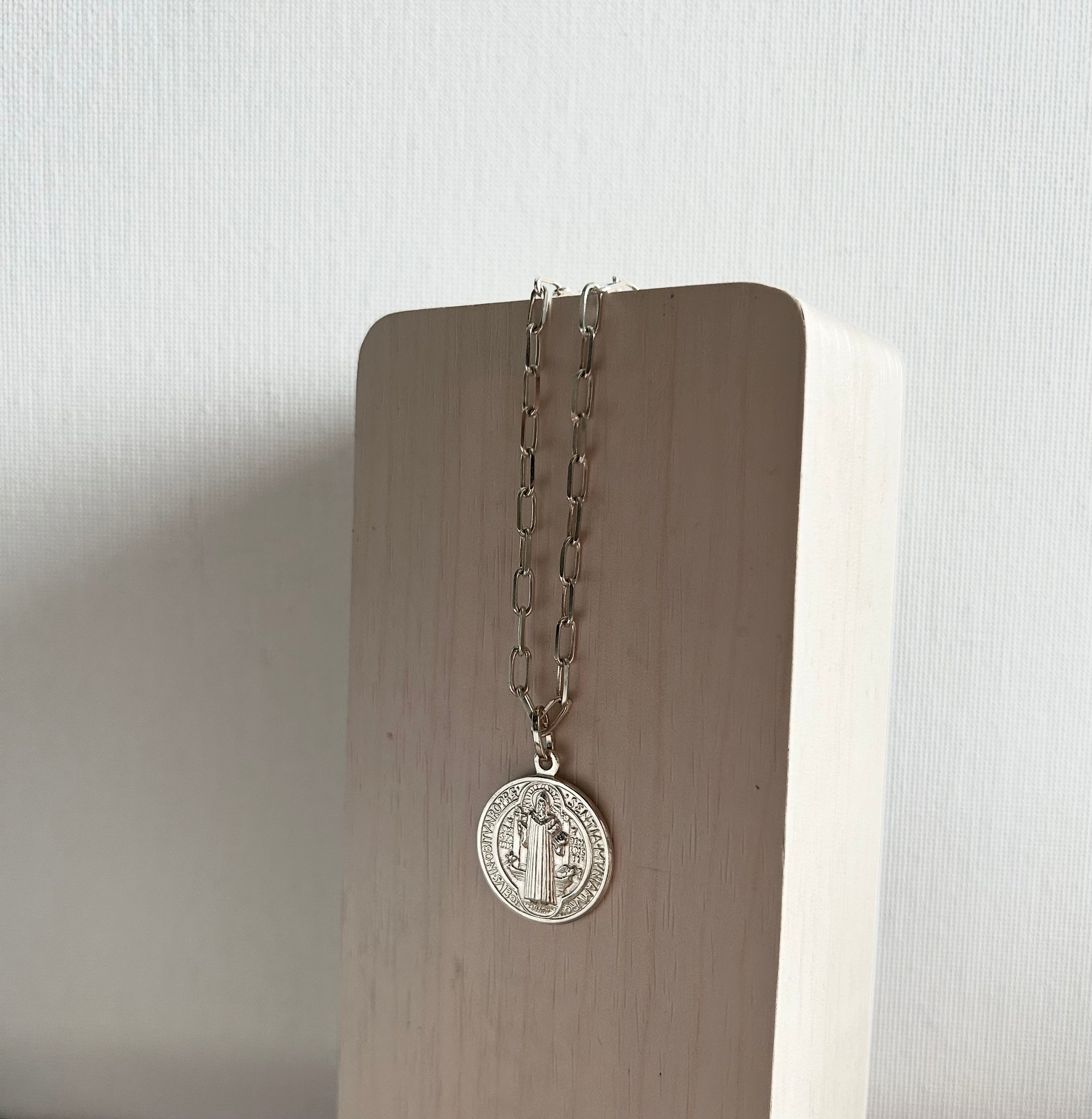 COLLAR AMULETO SAN BENITO PROTECCIÓN PLATA 925