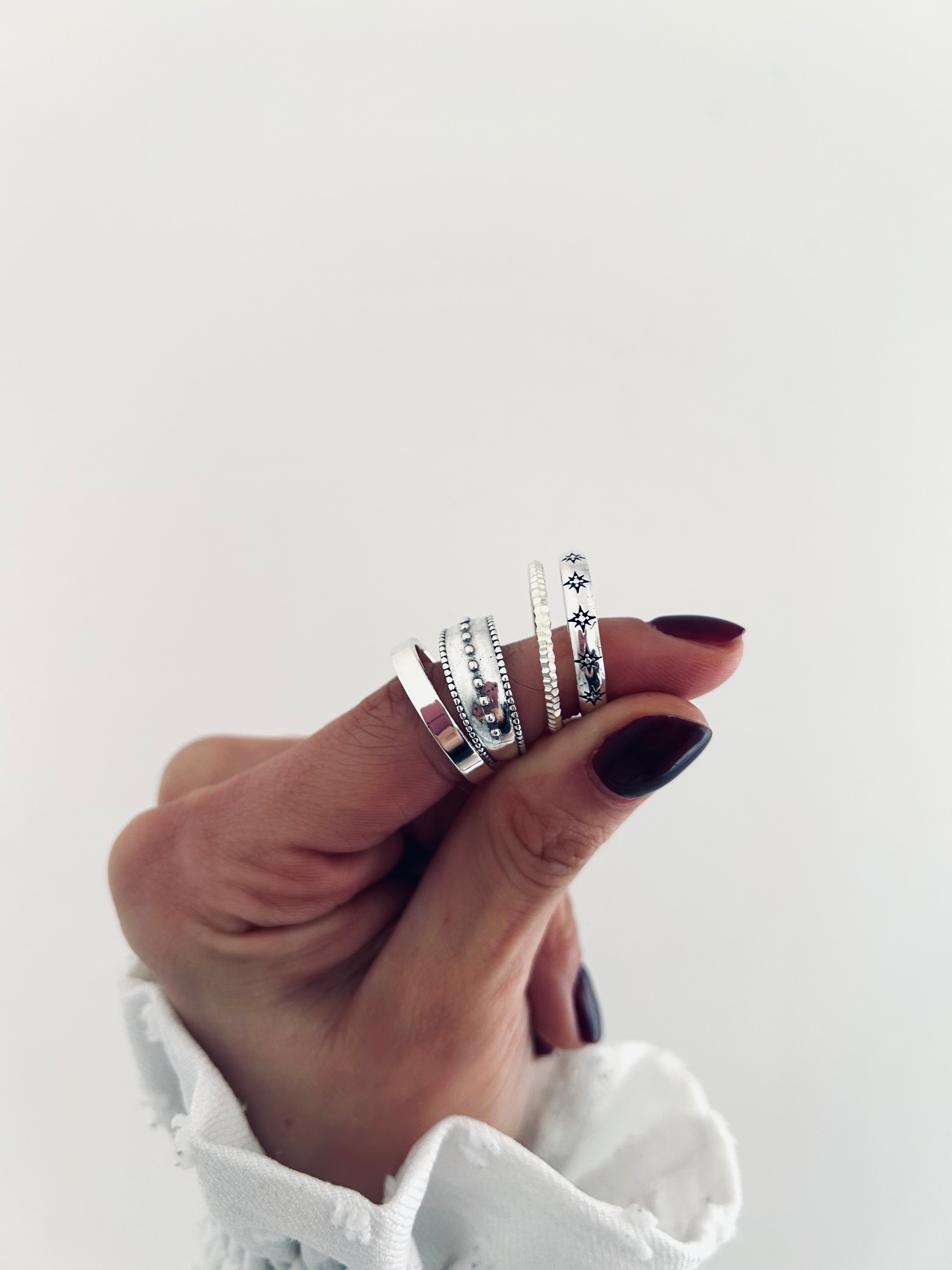 ANILLO BASIC NOT PLATA 925