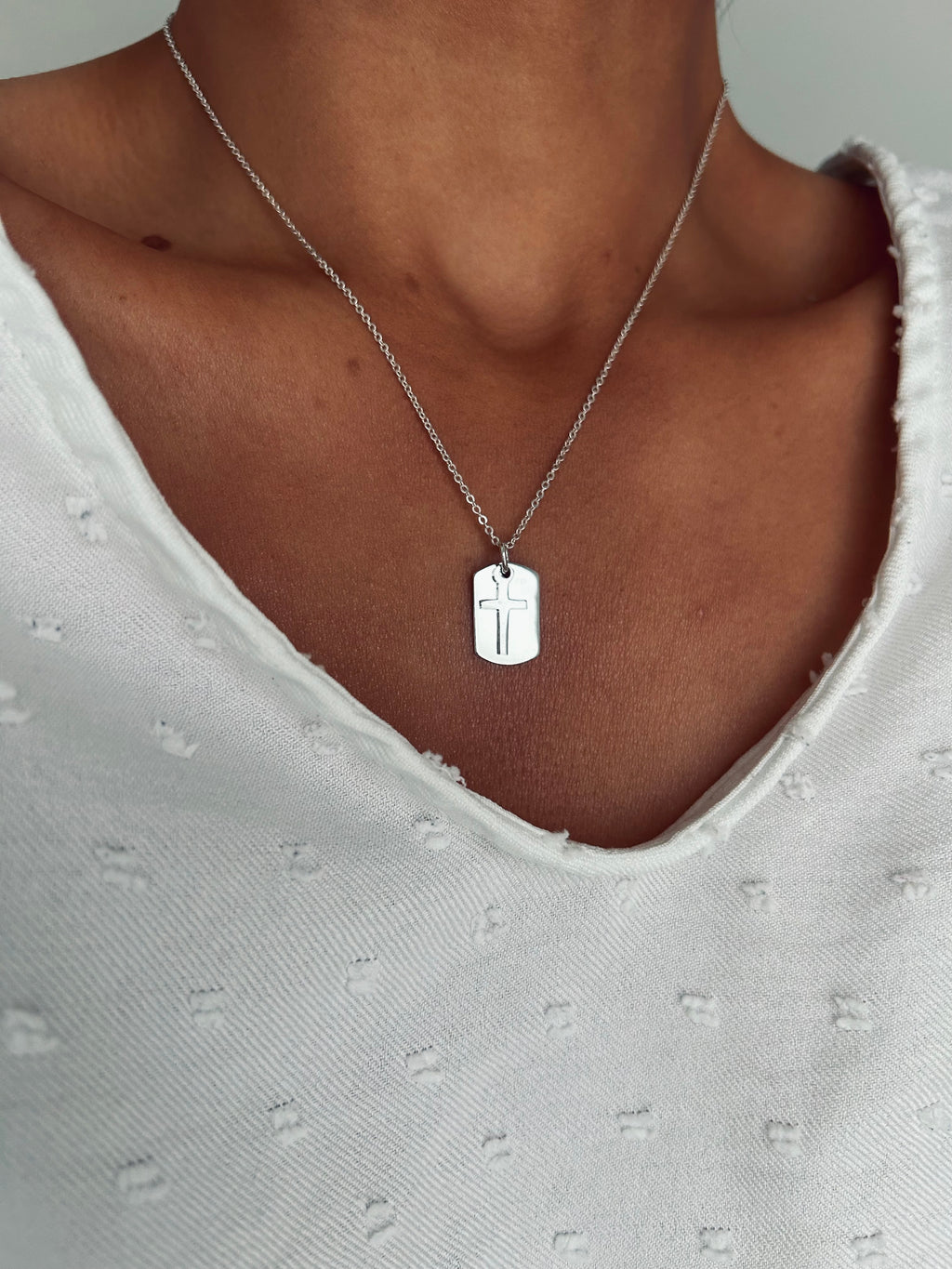 COLLAR PLACA PROTECTORA PLATA 925 clásica