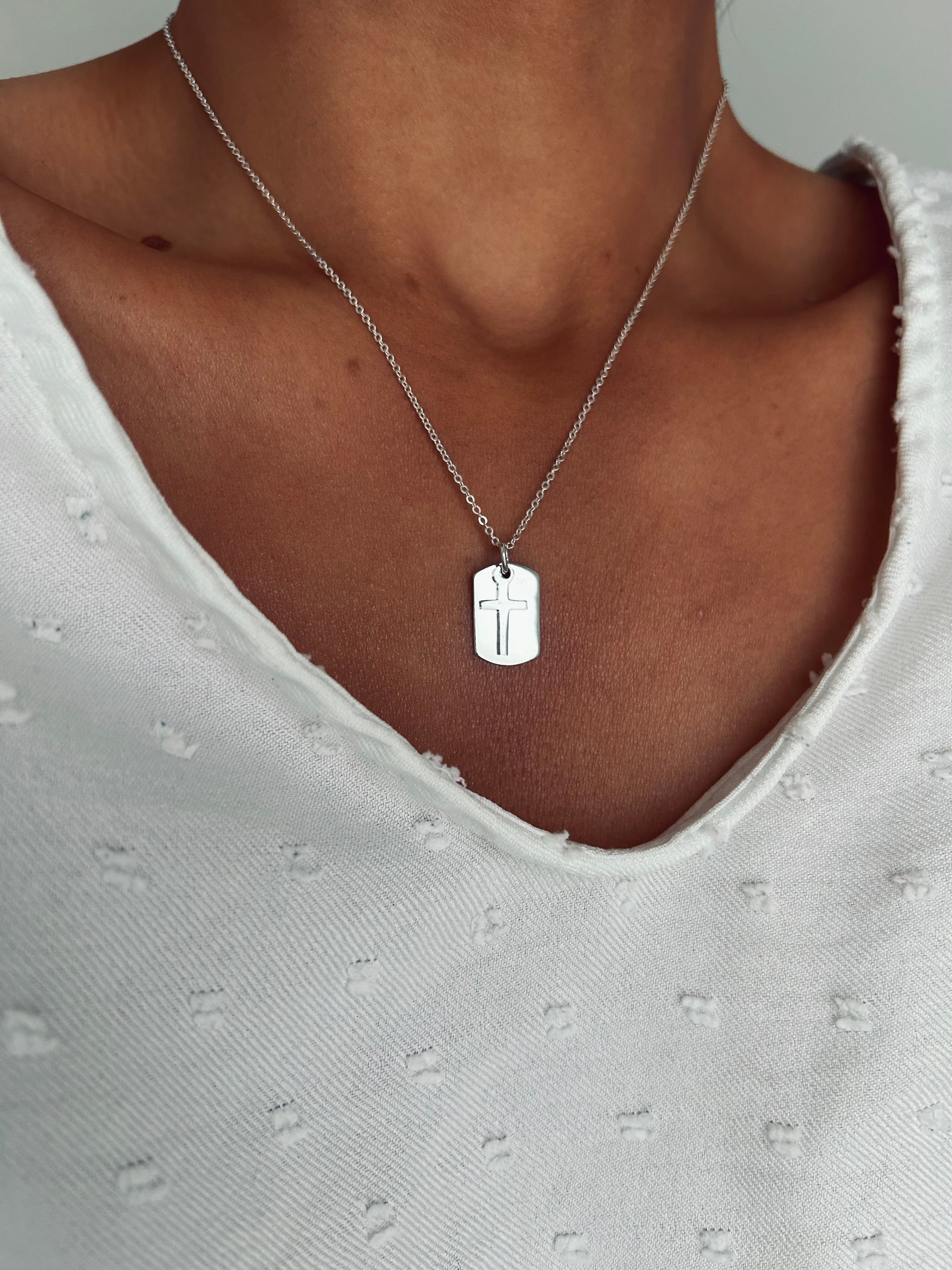 COLLAR PLACA PROTECTORA PLATA 925 clásica