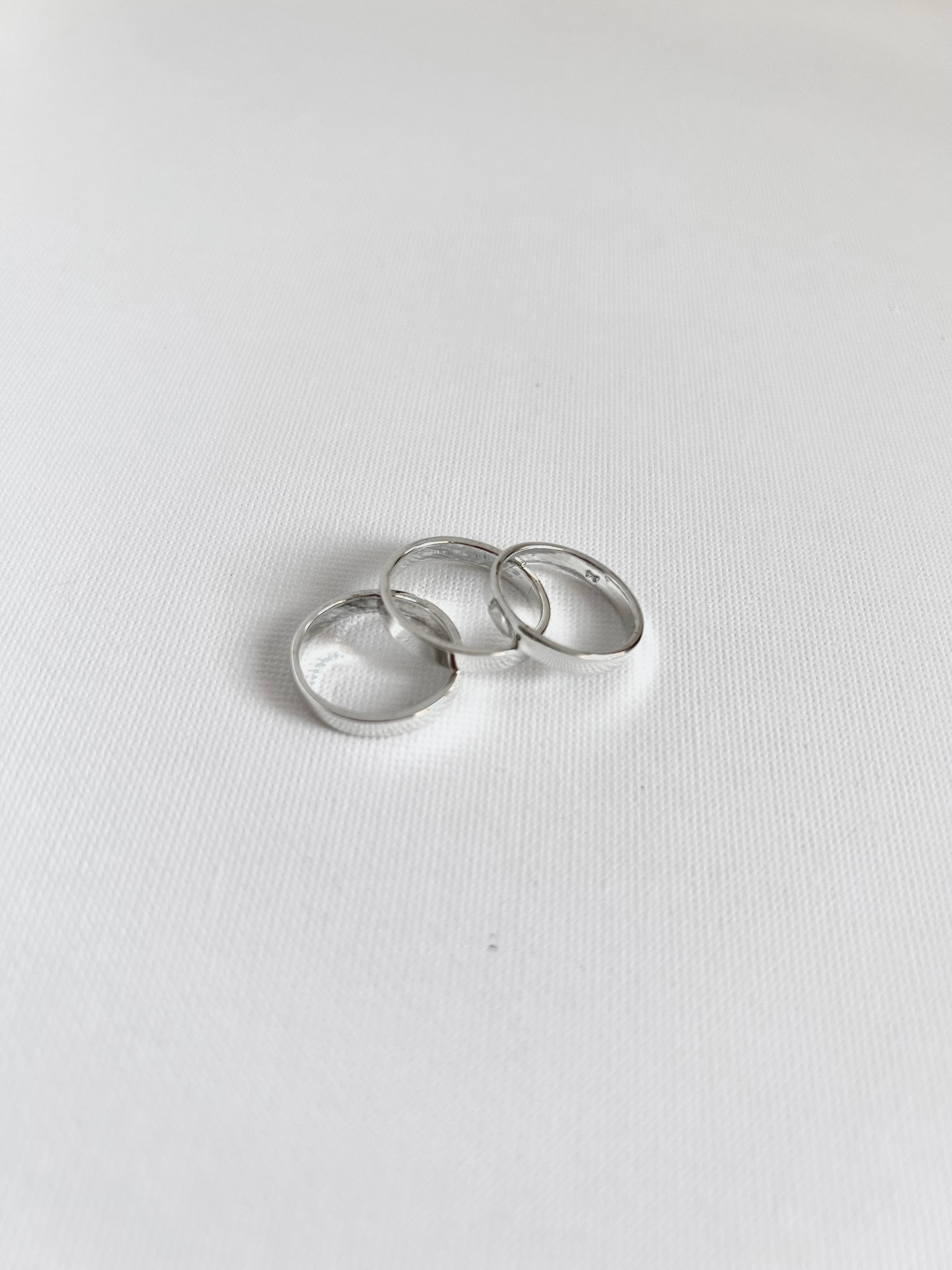 ANILLO MARÍA EMILIA LISO PLATA 925