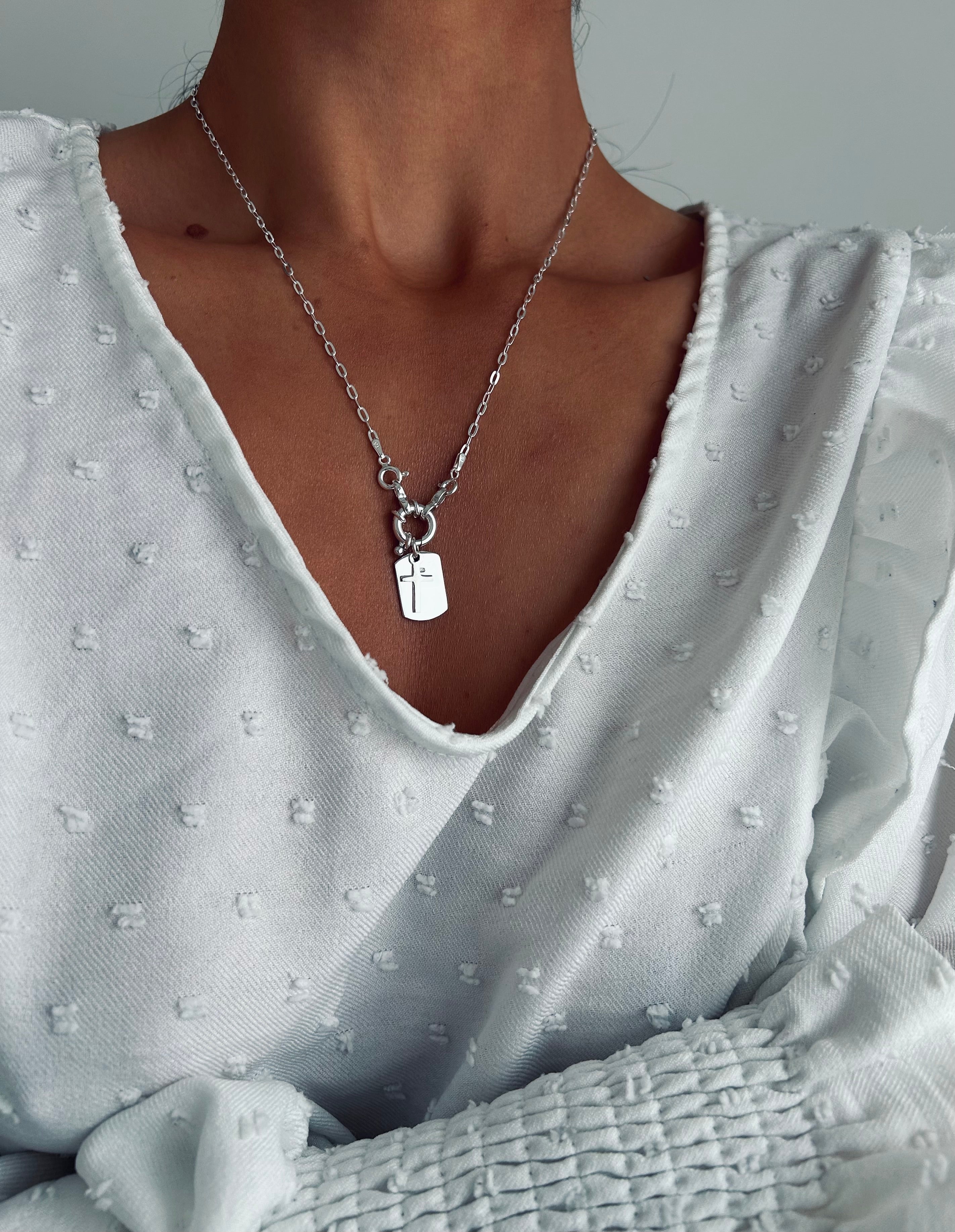 COLLAR PLACA PROTECTORA CRUZ PLATA 925