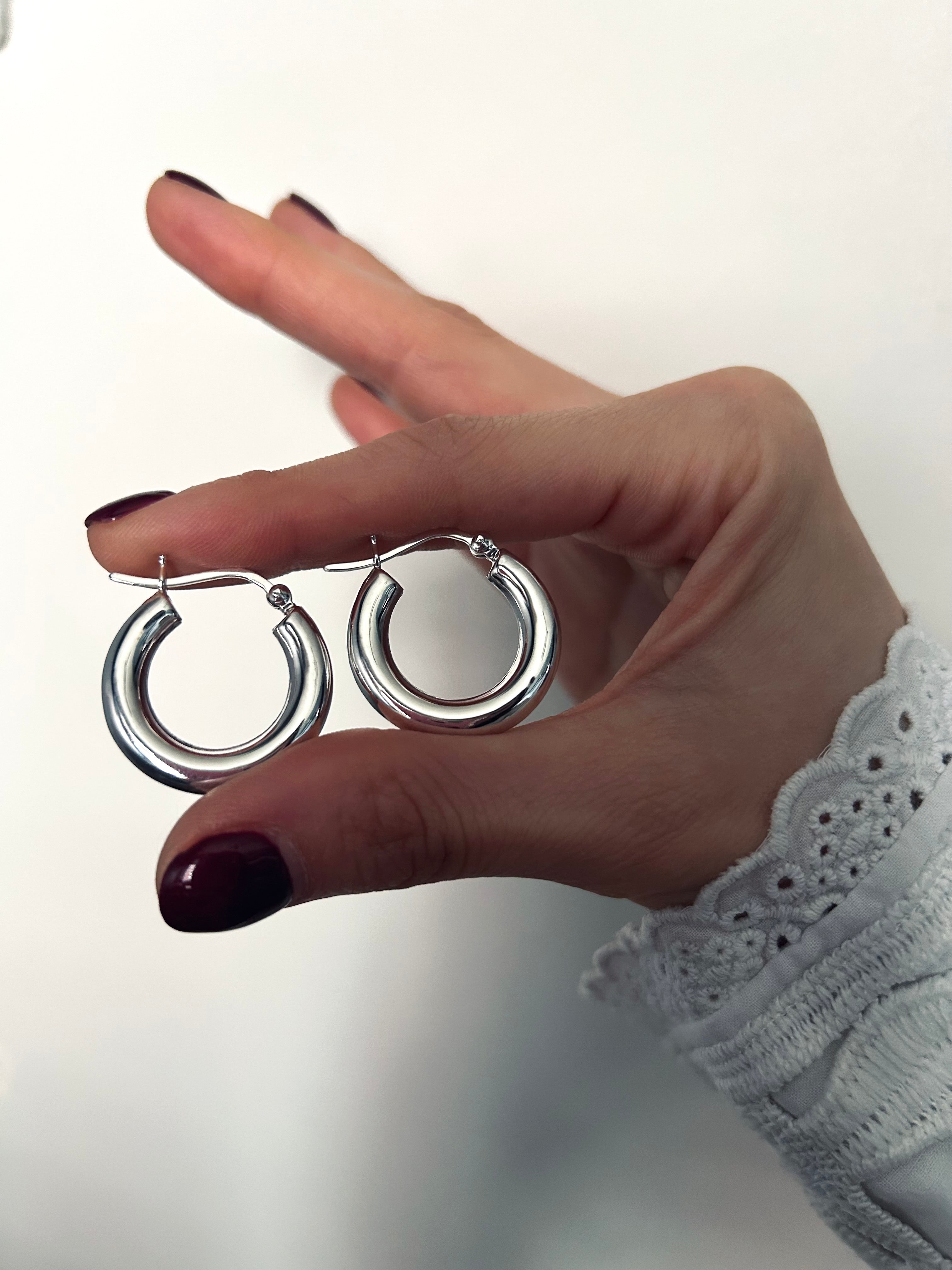 ARGOLLAS MARÍA TRINIDAD PLATA 925 25 mm