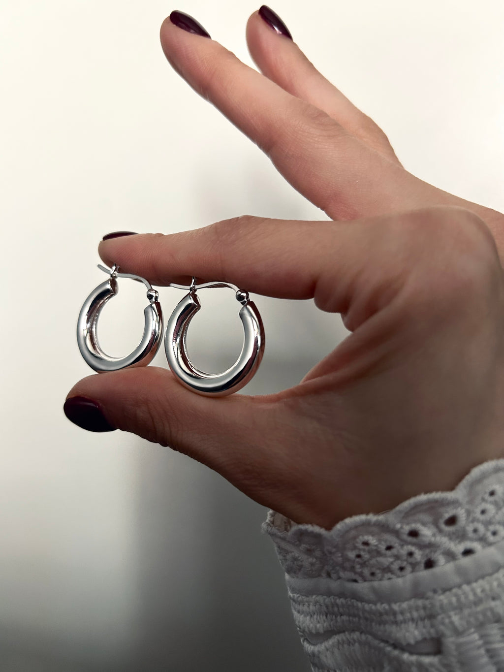 ARGOLLAS MARÍA TRINIDAD PLATA 925 25 mm