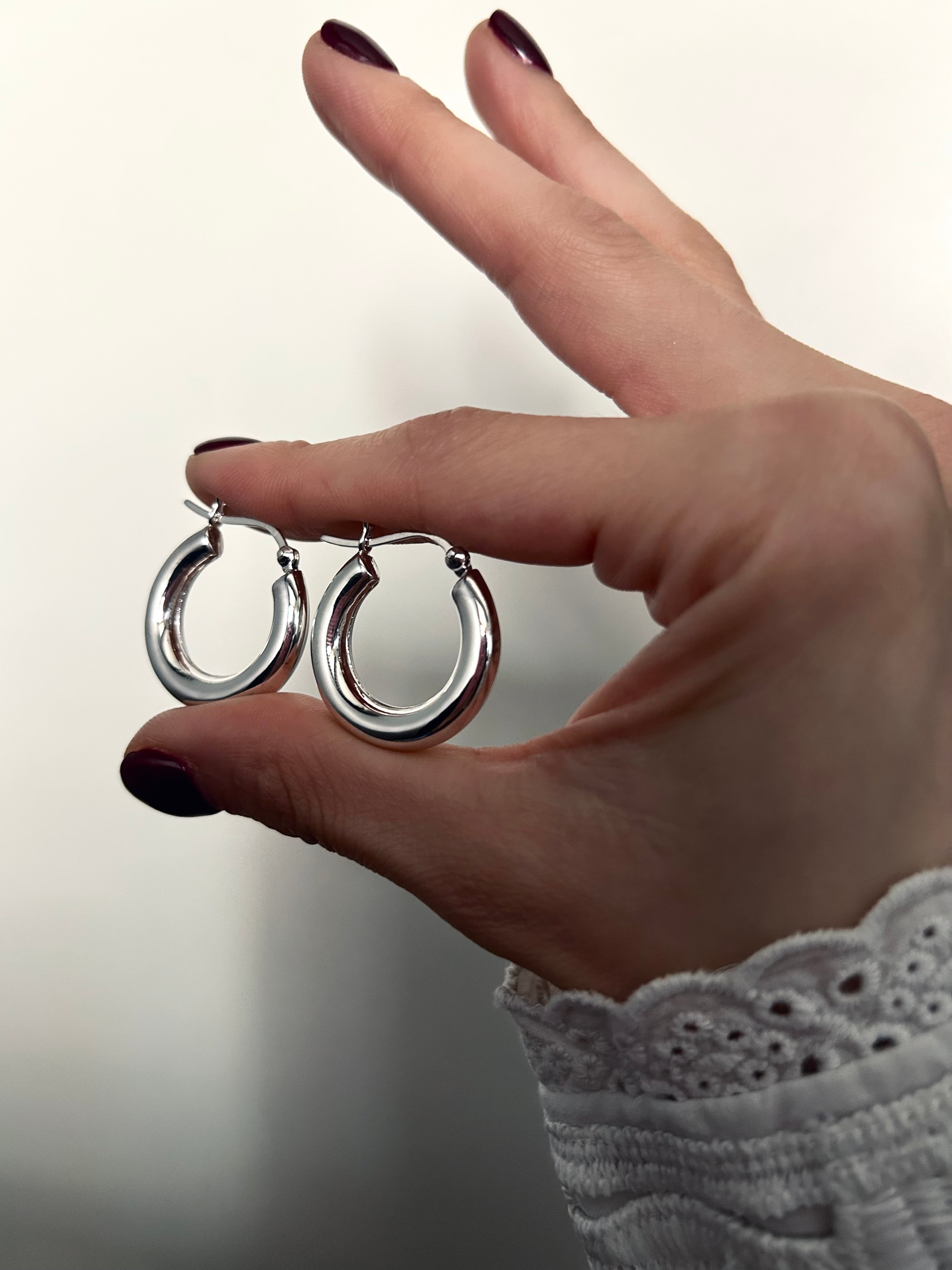 ARGOLLAS MARÍA TRINIDAD PLATA 925 25 mm
