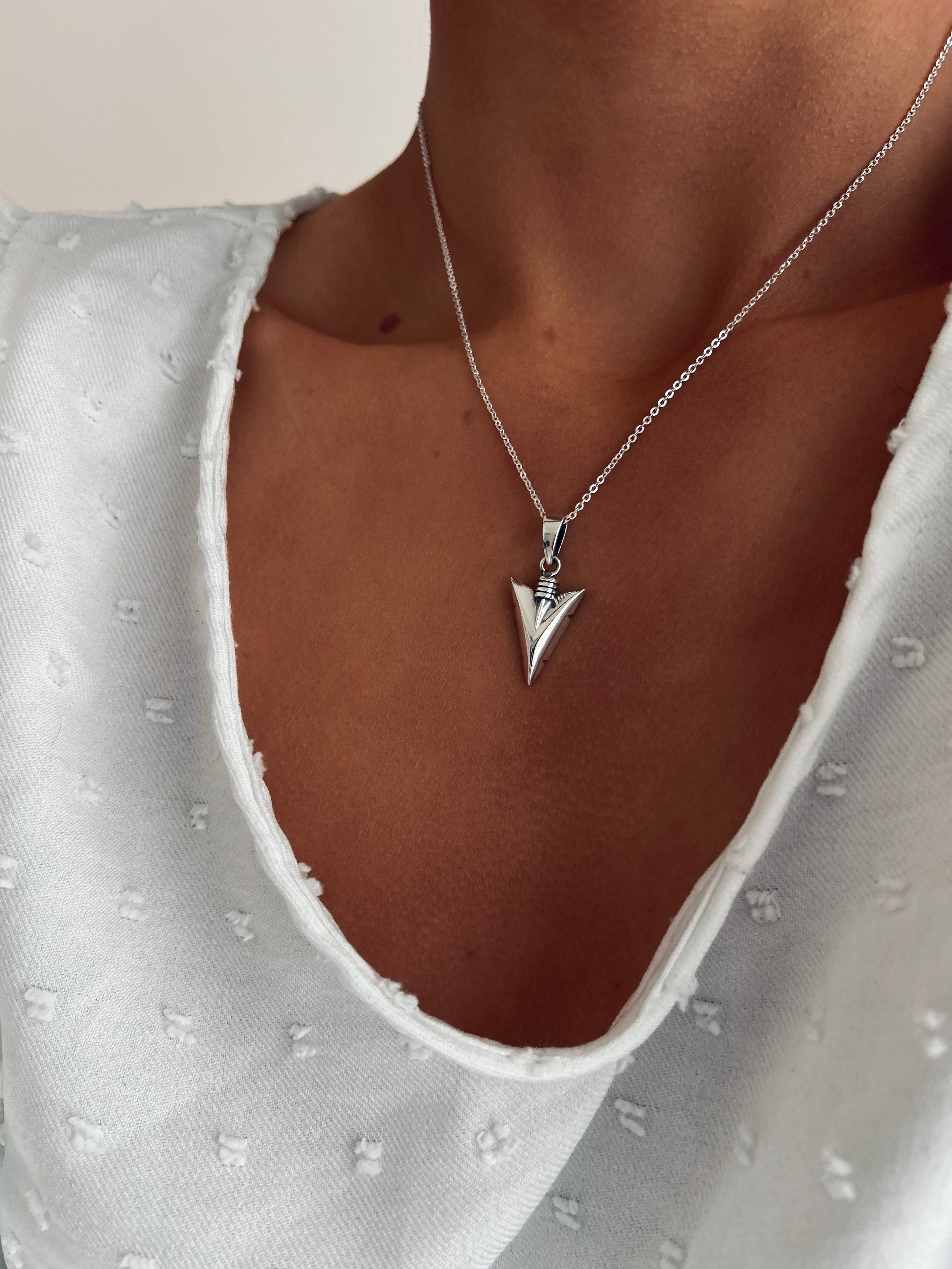 COLLAR PUNTA MEDIANA PLATA 925