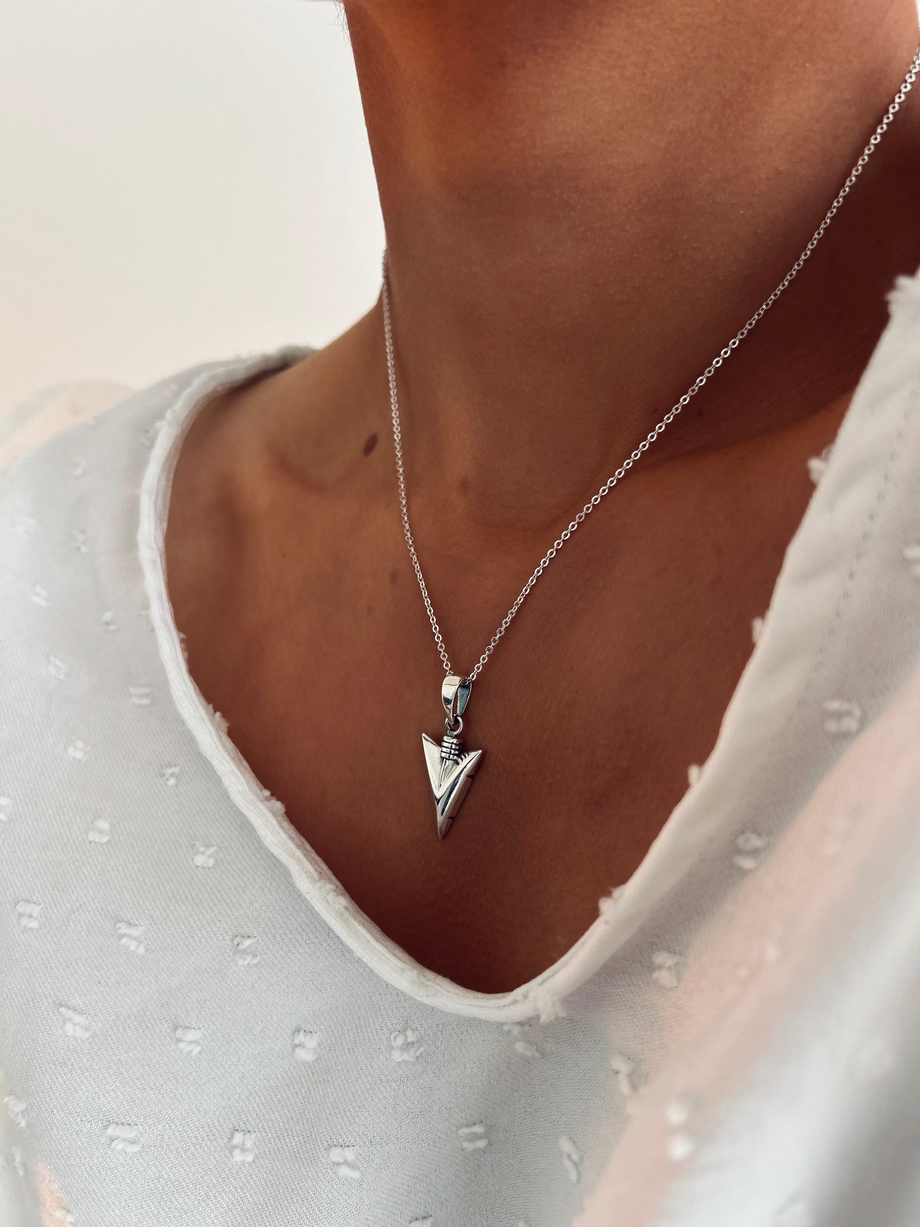 COLLAR PUNTA MEDIANA PLATA 925