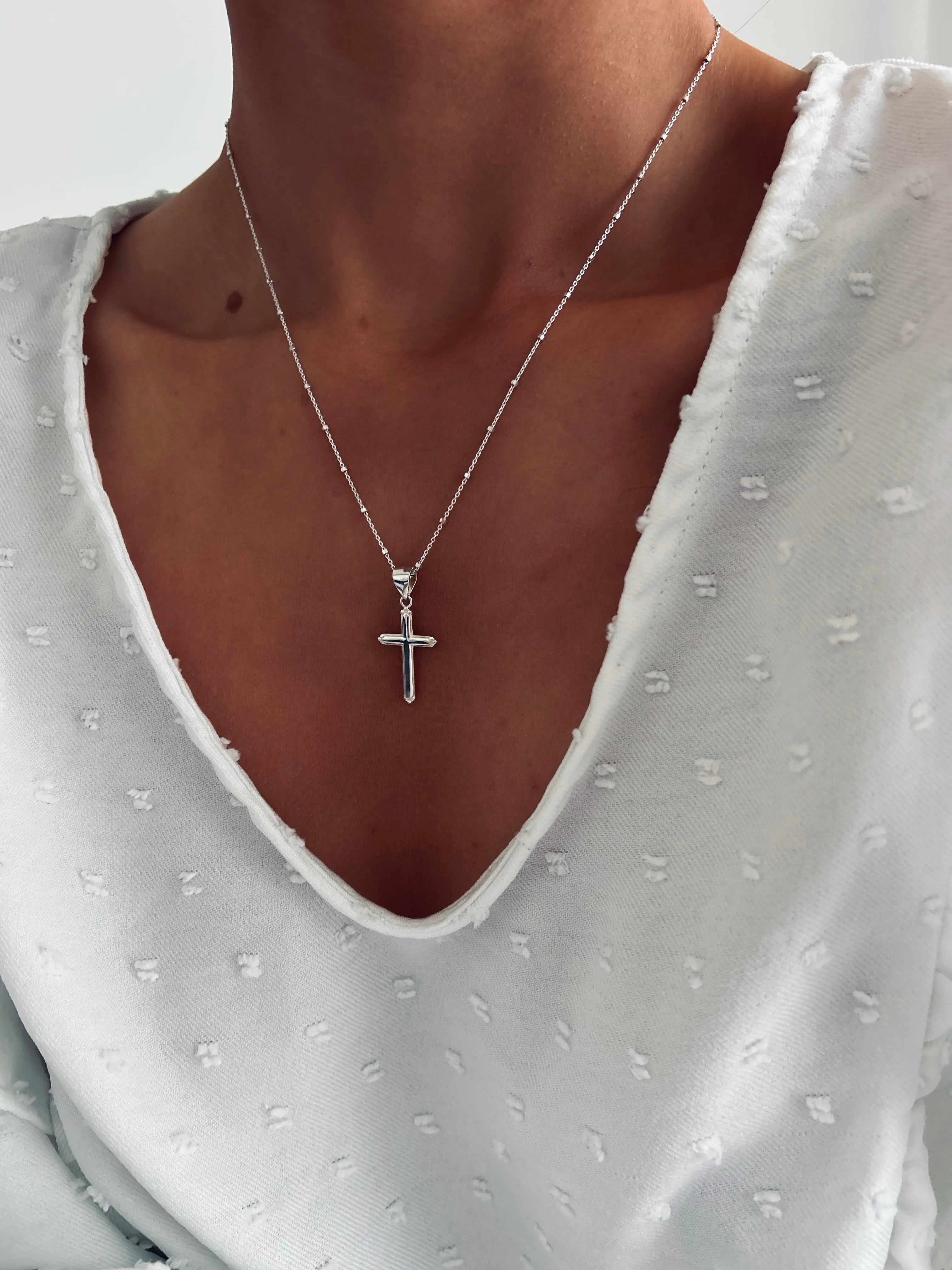 COLLAR CRUZ LA MARÍA PROTECCIÓN PLATA 925