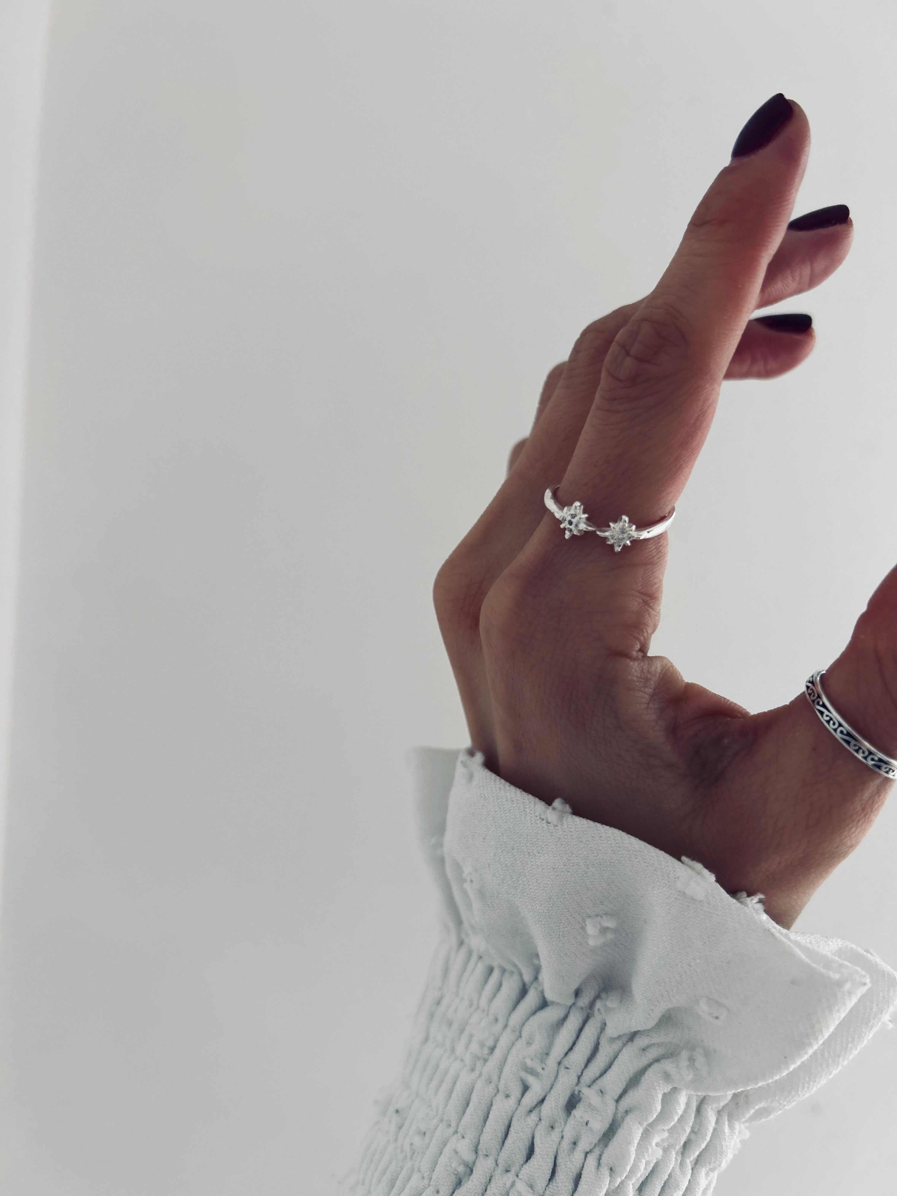 ANILLO DESTELLOS DE LUZ PLATA 925 AJUSTABLE