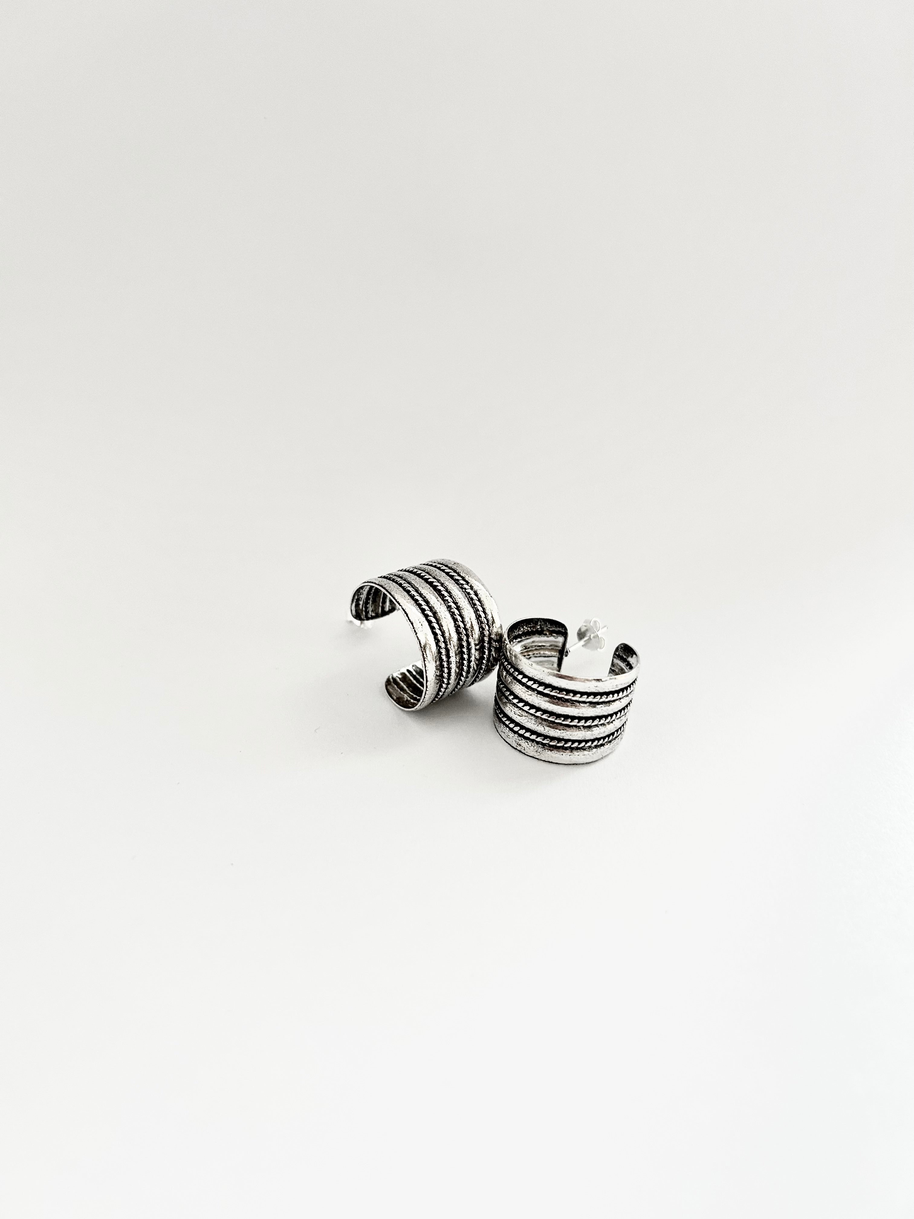 ARGOLLAS GRUESAS PLATA 925