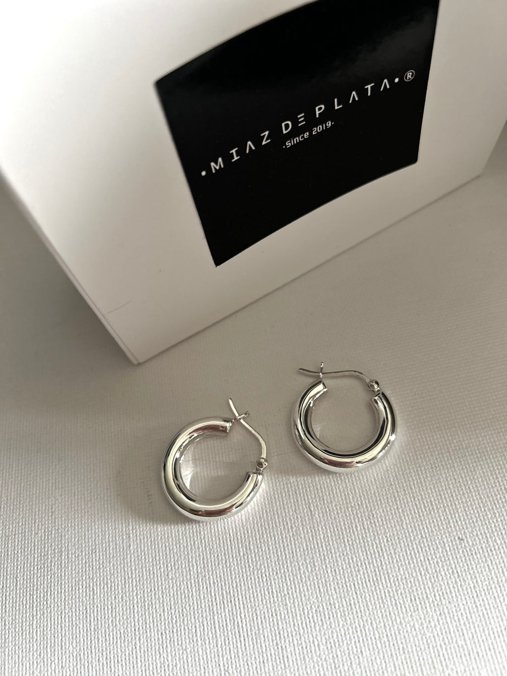 ARGOLLAS MARÍA TRINIDAD PLATA 925 25 mm
